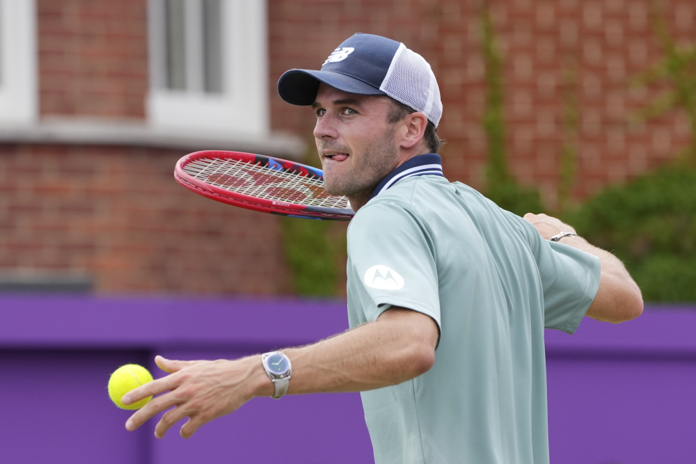 探报告中 探报告中