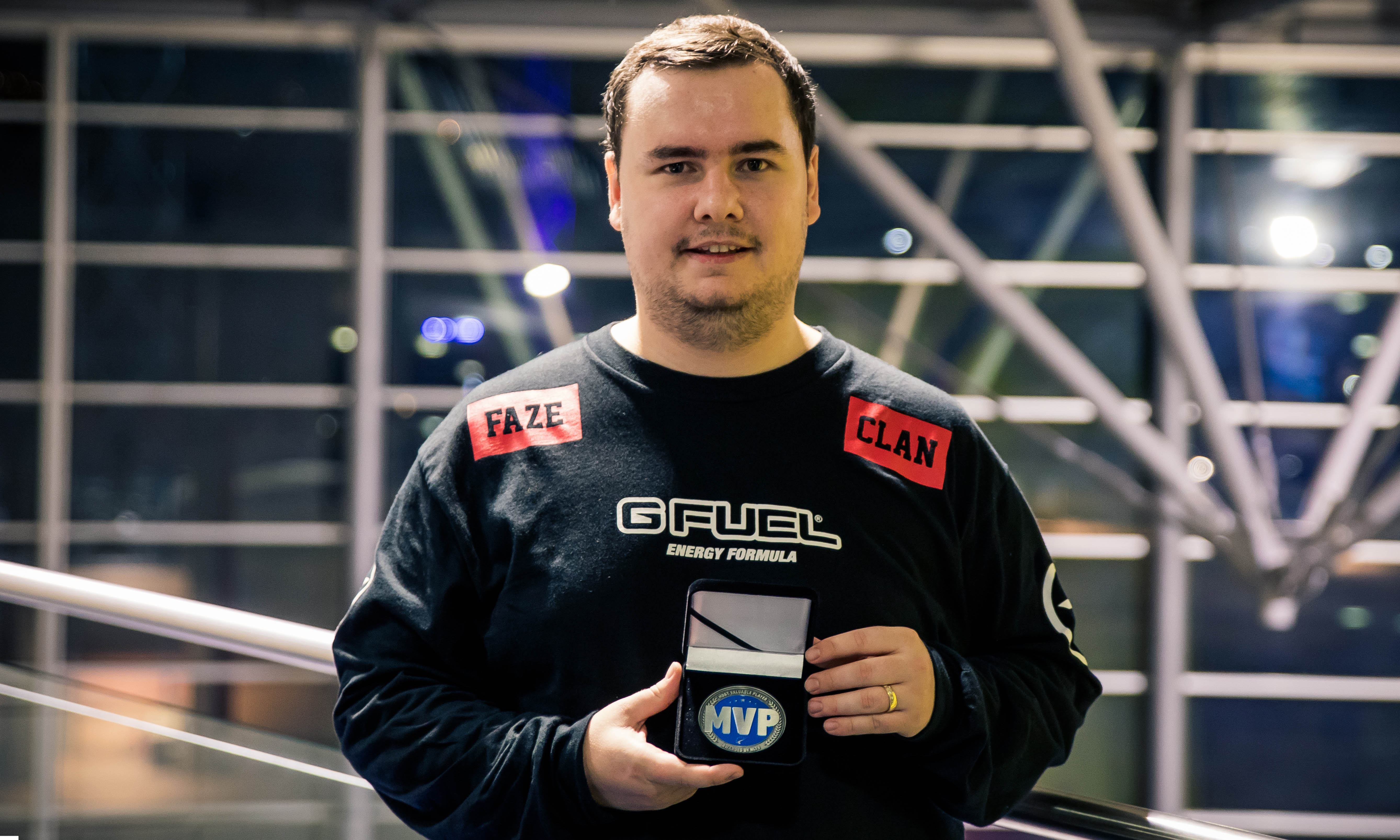 他的短期缺 他的短期缺